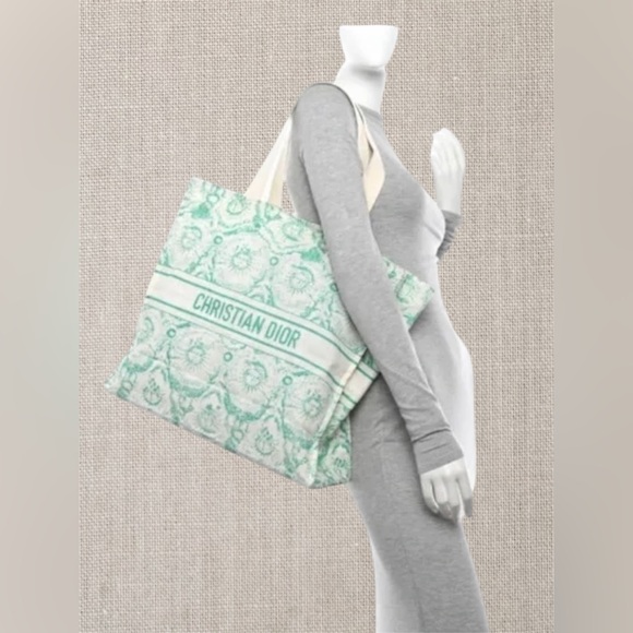 NEW! Christian Diorivera Teal Oversized Tote